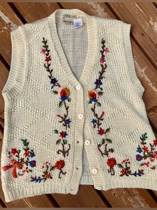 Vintage Sweaters - VINTAGE HANDKNIT cream floral sweater vest size XL